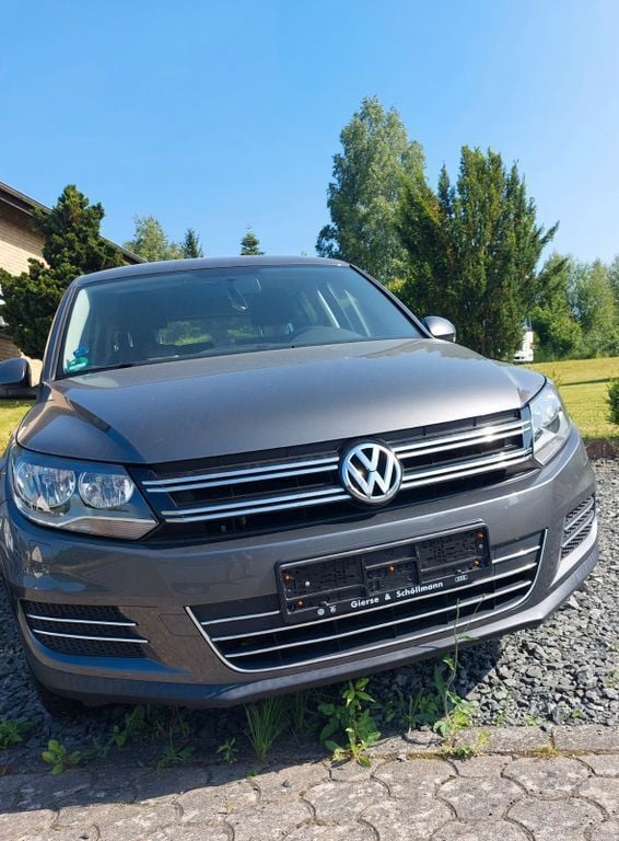 Grau Gebraucht 2014 VW Tiguan Trendline SUV | 11.990 € (Guter Preis) - Bild 1/3