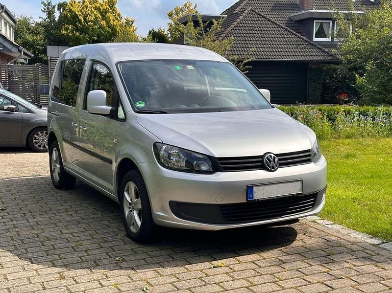 Silber Gebraucht 2014 VW Caddy Trendline Van / Kleinbus | 7.900 € (Fairer Preis) - Bild 1/4