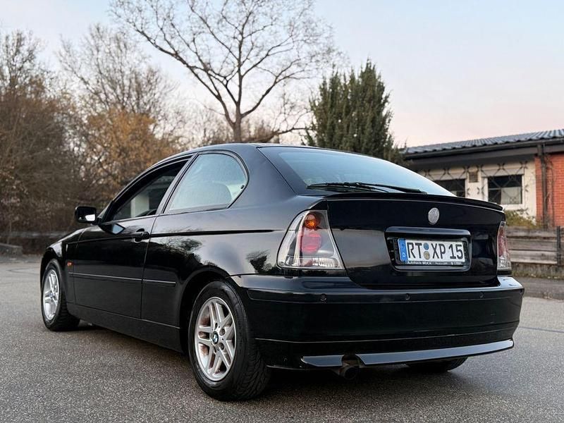 Gebraucht BMW 316 116 PS (85 kW) 2004 Schwarz Kleinwagen