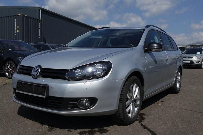 Gebraucht VW Golf VI Match 105 PS (77 kW) 2013 Silber Kleinwagen