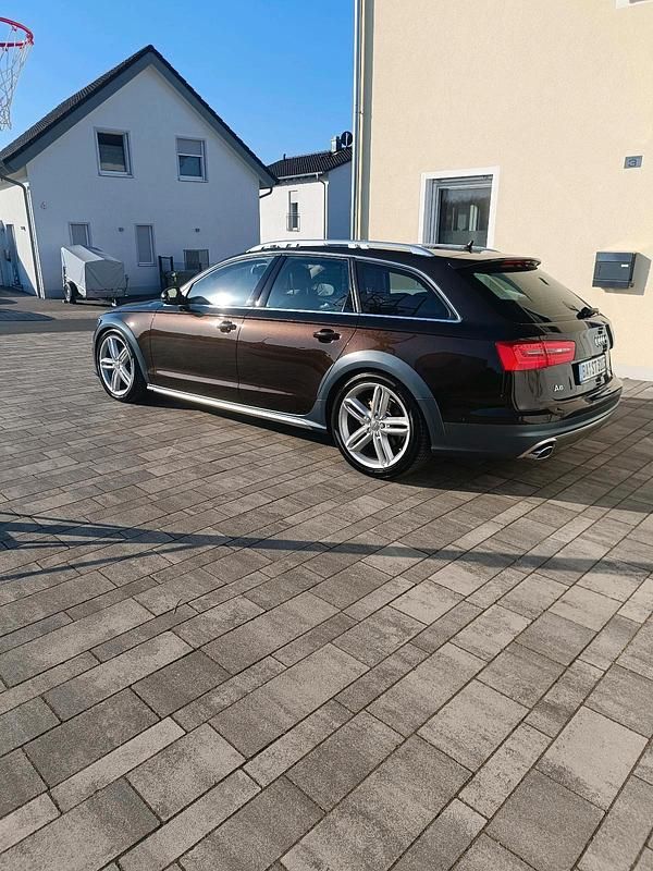 Braun Gebraucht 2012 Audi A6 Allroad Kombi | 16.500 € (Fairer Preis) - Bild 1/4