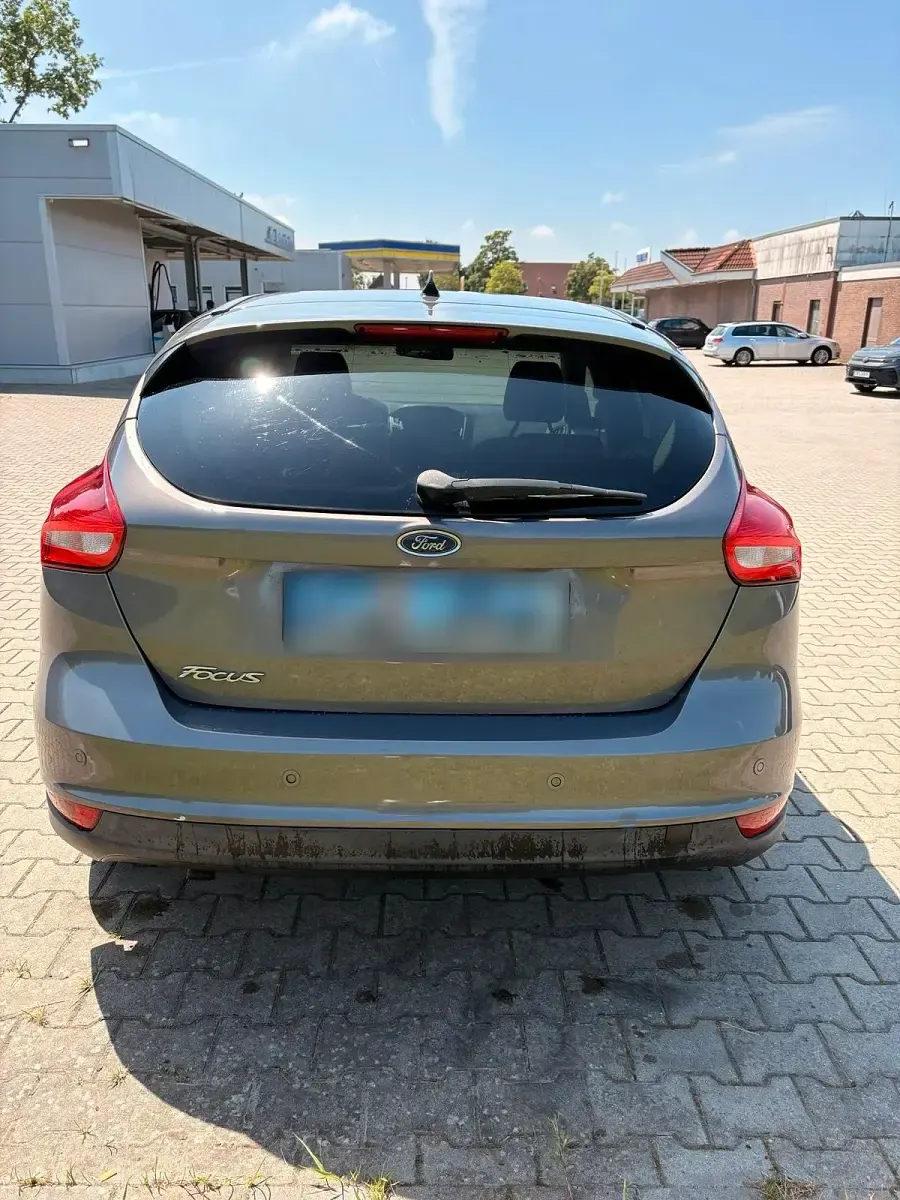 Gebraucht Ford Focus Titanium 120 PS (88 kW) 2015 Andere farben Limousine