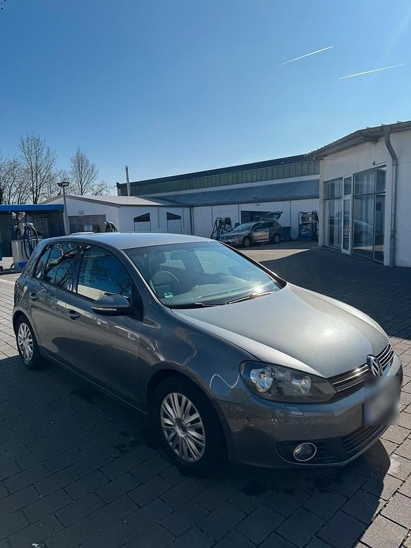 Gebraucht VW Golf VI 105 PS (77 kW) 2011 Grau Kleinwagen