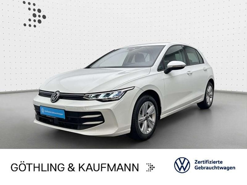 Weiß Gebraucht 2024 VW Golf VIII Life Limousine | 24.330 € (Fairer Preis) - Bild 1/3