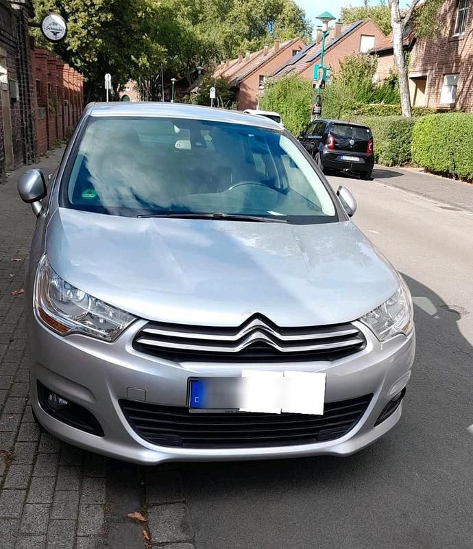 Silber Gebraucht 2013 Citroën C4 Kombi | 3.950 € - Bild 1/4