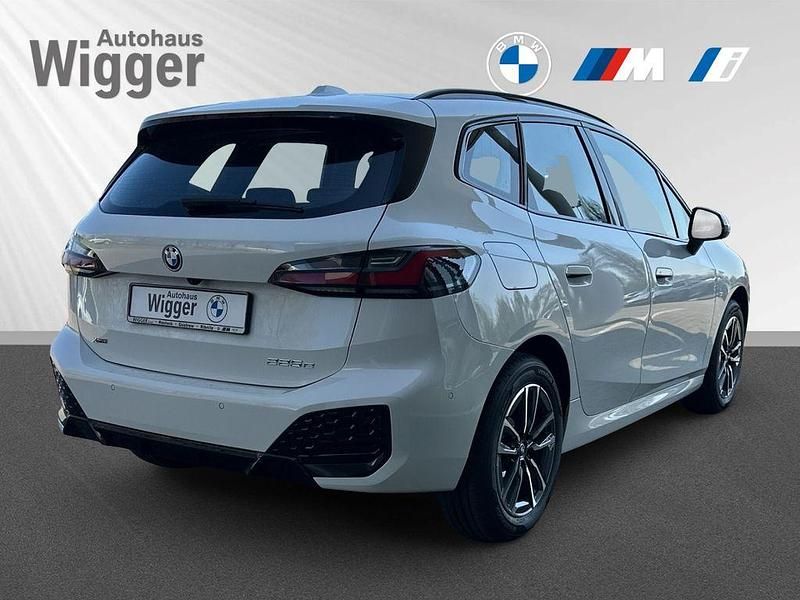 Neu BMW 225 Active Tourer Performance 245 PS (180 kW) 2025 Weiß Van / Kleinbus