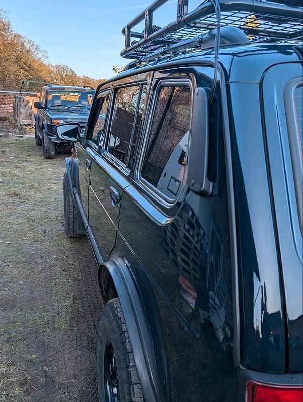 Gebraucht Lada niva 83 PS (61 kW) 2023 Grün SUV