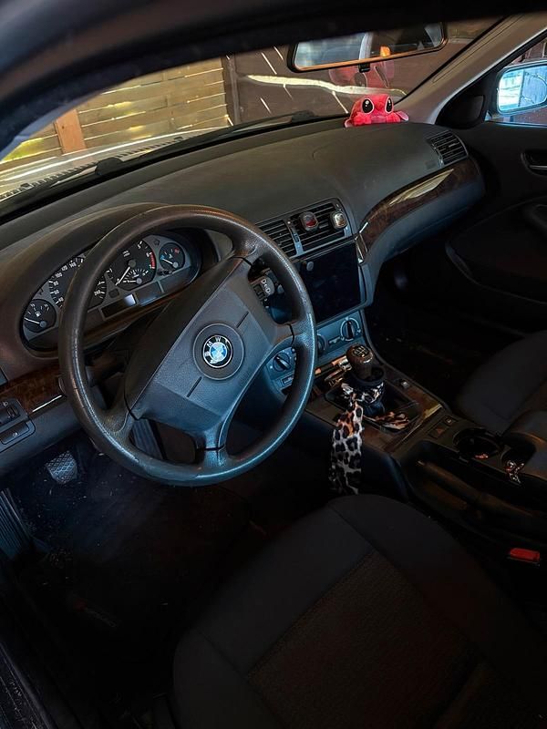 Gebraucht BMW 316 115 PS (84 kW) 2002 Silber Limousine