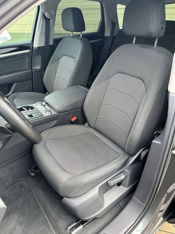 Gebraucht VW Touareg 231 PS (169 kW) 2021 Grau SUV