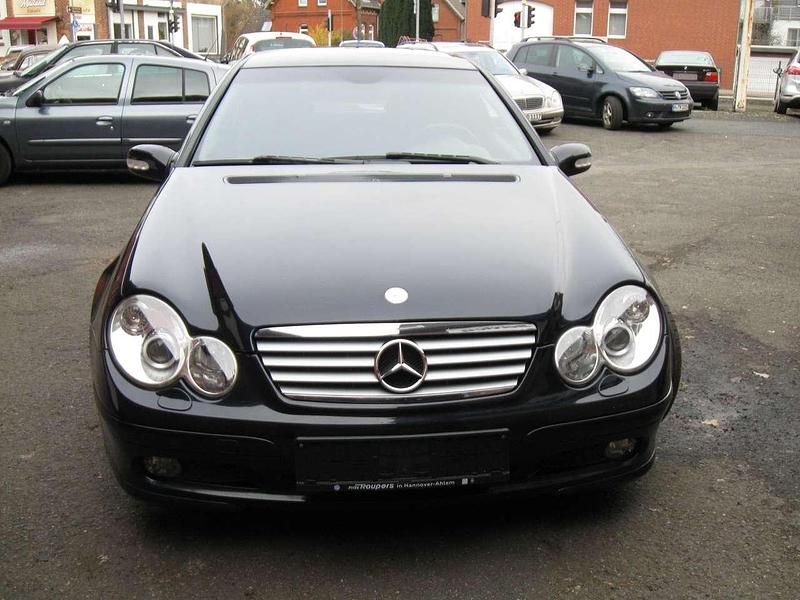 Gebraucht Mercedes C200 122 PS (89 kW) 2003 Diamantschwarz Coupé