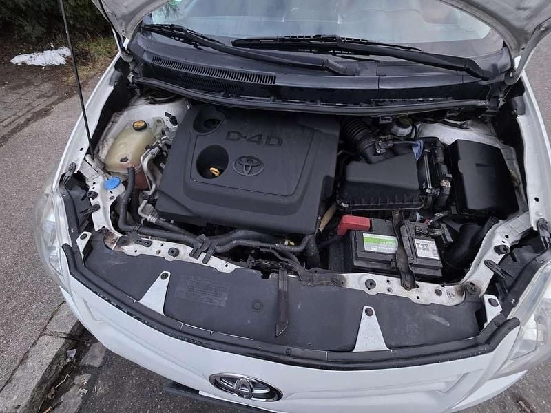Gebraucht Toyota Auris 90 PS (66 kW) 2010 Kleinwagen