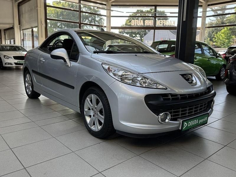 Grau Gebraucht 2007 Peugeot 207 CC Sport Cabrio | 5.890 € - Bild 1/4