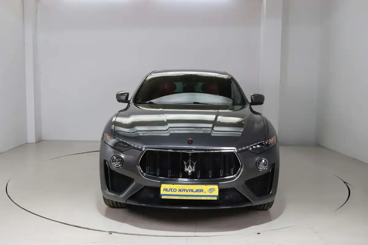 Usata Maserati Levante 530 CV (389 kW) 2020 Grigio SUV
