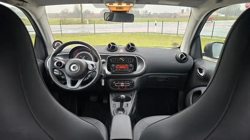 Gebraucht Smart ForTwo Coupé Basis 90 PS (66 kW) 2019 Weiß Coupé