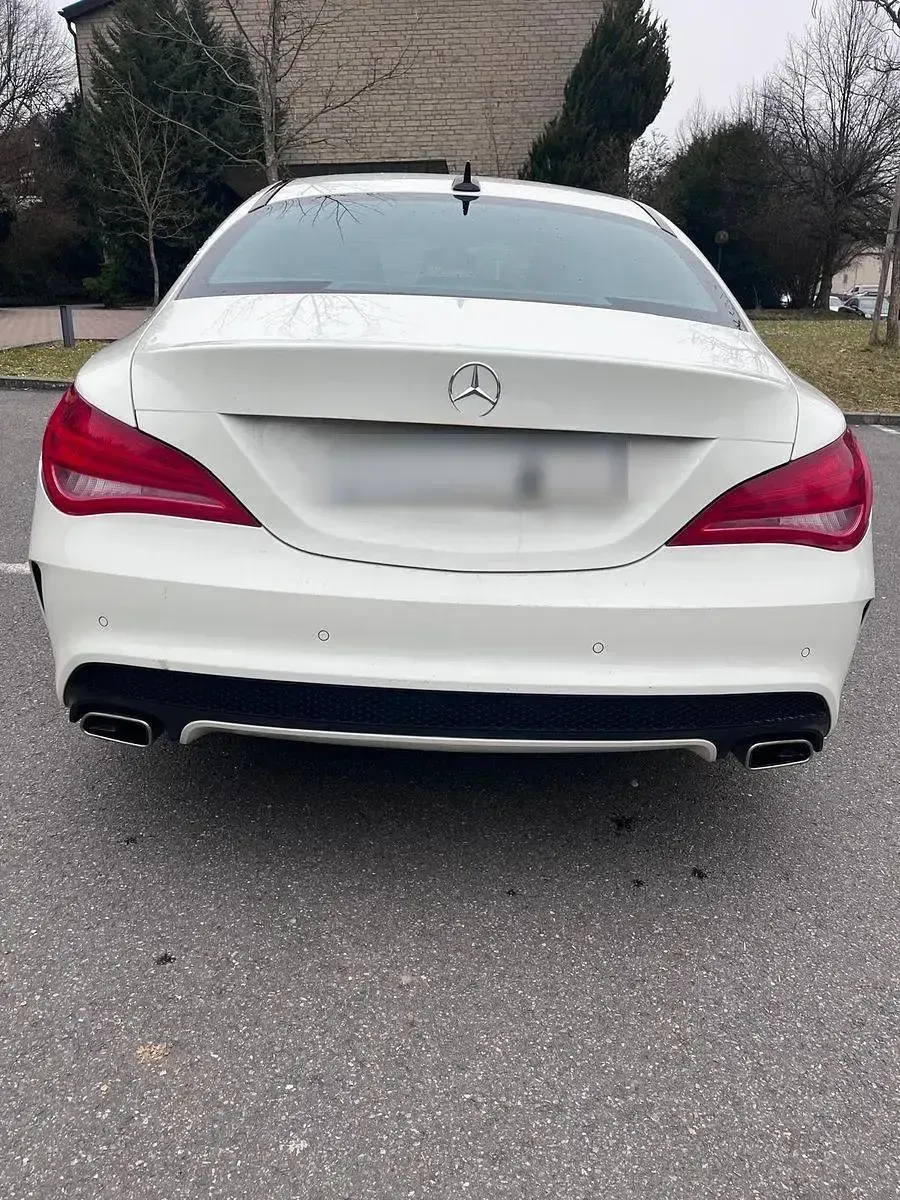 Gebraucht Mercedes CLA180 AMG line 122 PS (89 kW) 2016 Weiß Limousine