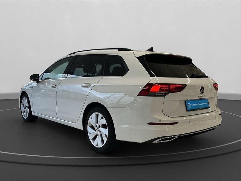 Gebraucht VW Golf VIII Style 150 PS (110 kW) 2023 Weiß Kombi