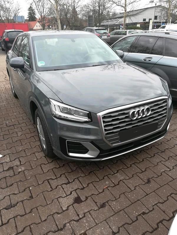 Gebraucht Audi Q2 115 PS (84 kW) 2018 Grau SUV