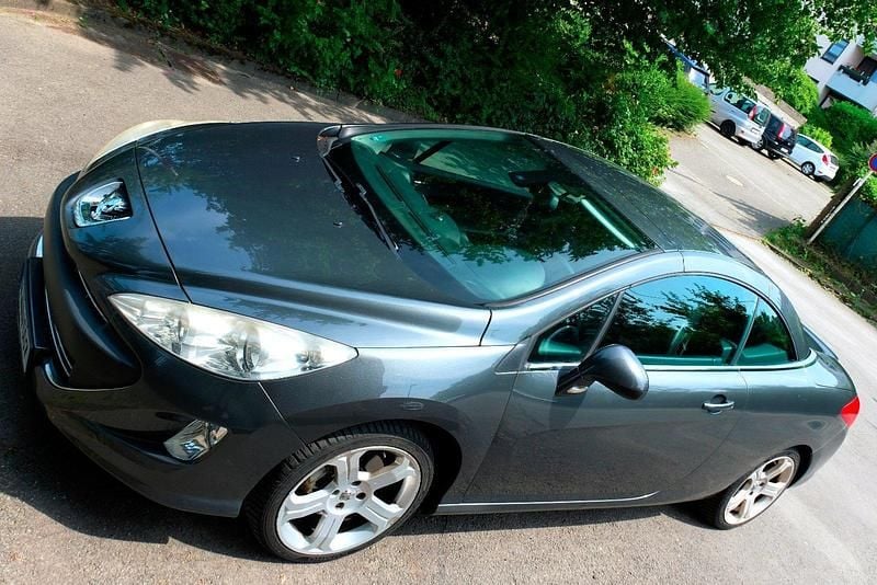 Grau Gebraucht 2010 Peugeot 308 CC Premium Cabrio | 4.750 € (Superpreis) - Bild 1/4