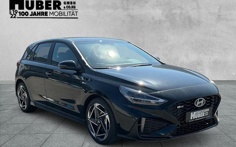 Neu Hyundai i30 N Line 140 PS (102 kW) 2025 Schwarz Limousine