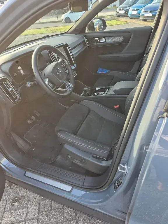 Gebraucht Volvo XC40 Plus 163 PS (119 kW) 2022 Grau SUV