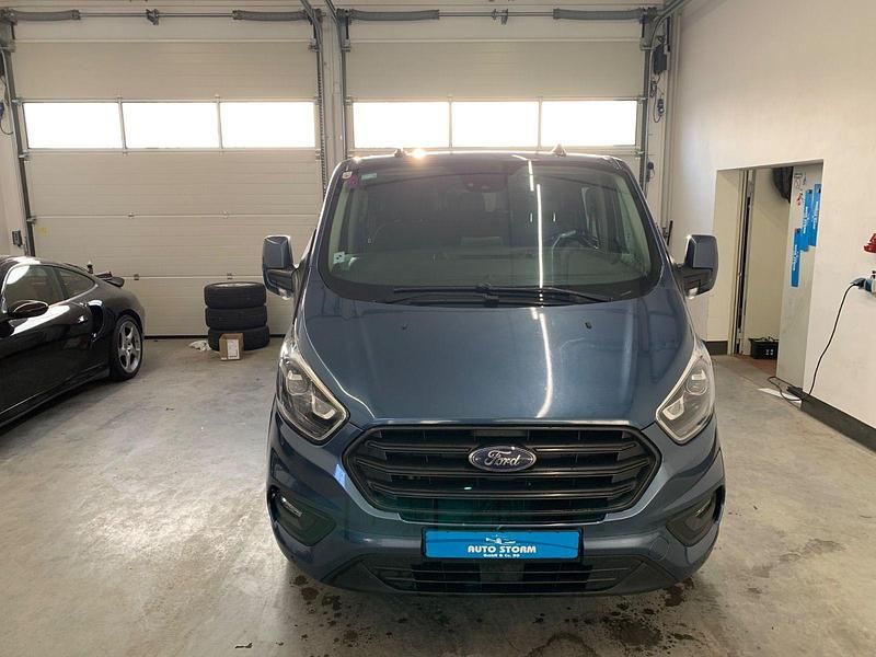 Gebraucht Ford Transit Custom 170 PS (125 kW) 2019 Chromablau metallic Kombi