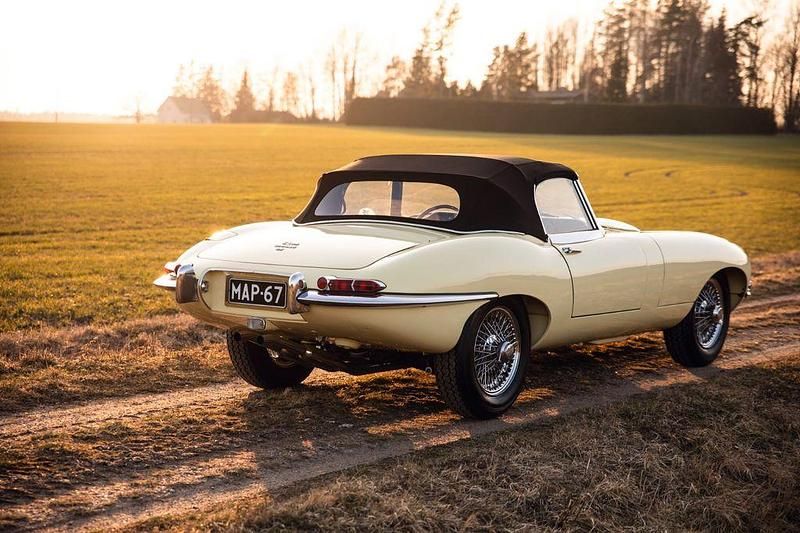 Gebraucht Jaguar E-Type S 1967 Gelb Cabrio
