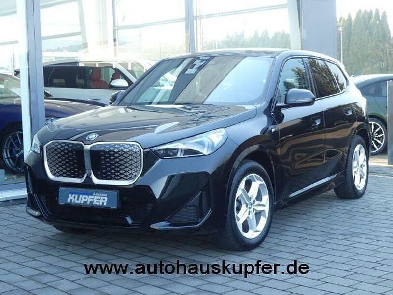 Gebraucht BMW iX1 Performance 230 kW (313 PS) 2023 Saphirschwarz SUV