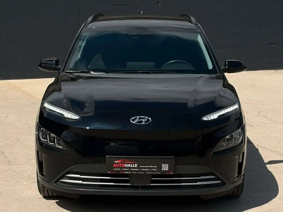 Gebraucht Hyundai Kona Trend 100 kW (136 PS) 2022 Schwarz SUV