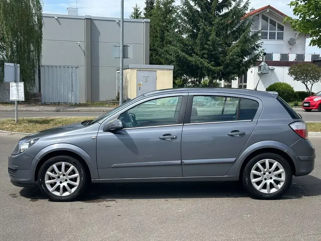 Gebraucht Opel Astra Sport 105 PS (77 kW) 2004 Grau Limousine