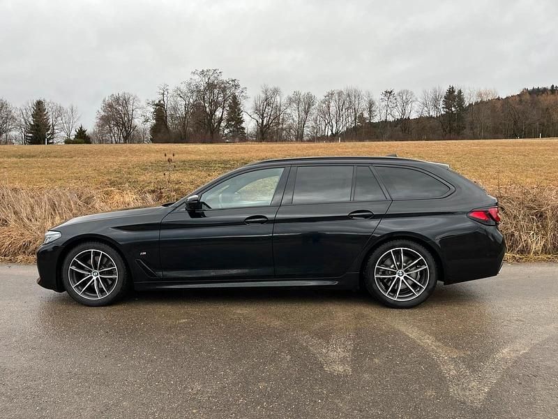 Gebraucht BMW 520 Performance 197 PS (144 kW) 2024 Schwarz Kombi
