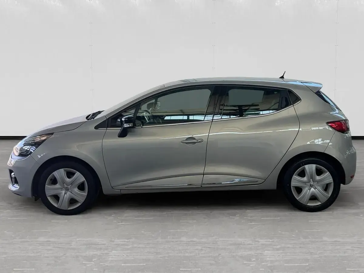 Gebraucht Renault Clio IV Initiale Paris 120 PS (88 kW) 2015 Grau Limousine