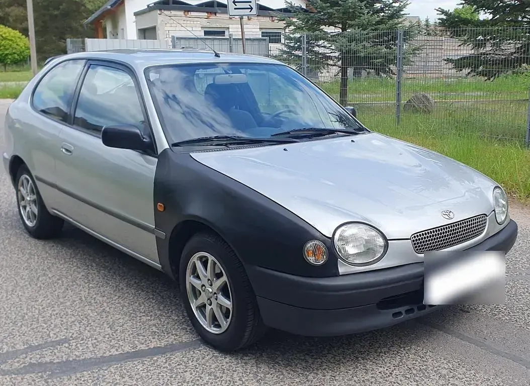 Brugt Toyota Corolla 85 HK (62 kW) 1999 Sølv Hatchback