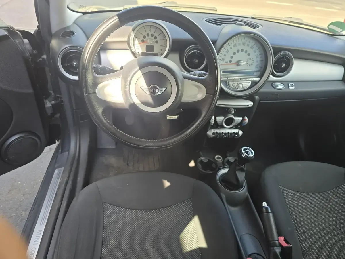 Używany Mini Cooper 120 KM (88 kW) 2009 Czarny Hatchback