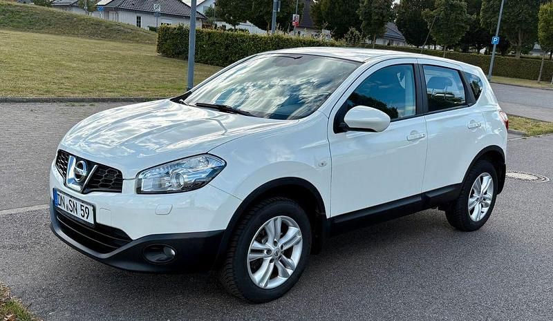 Weiß Gebraucht 2013 Nissan Qashqai Acenta SUV | 7.900 € (Fairer Preis) - Bild 1/4