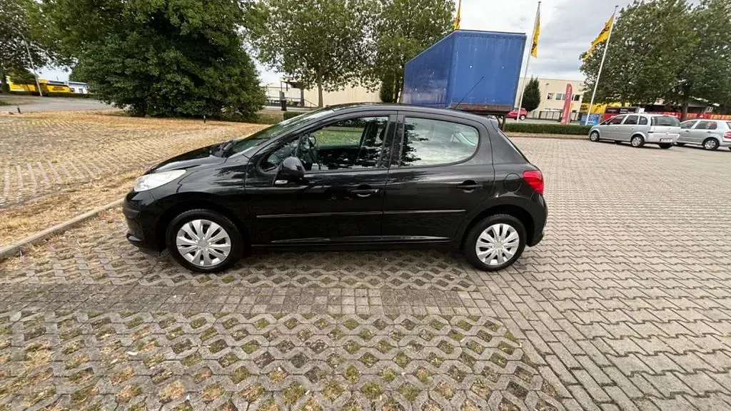 Gebraucht Peugeot 207 75 PS (55 kW) 2009 Schwarz Kleinwagen