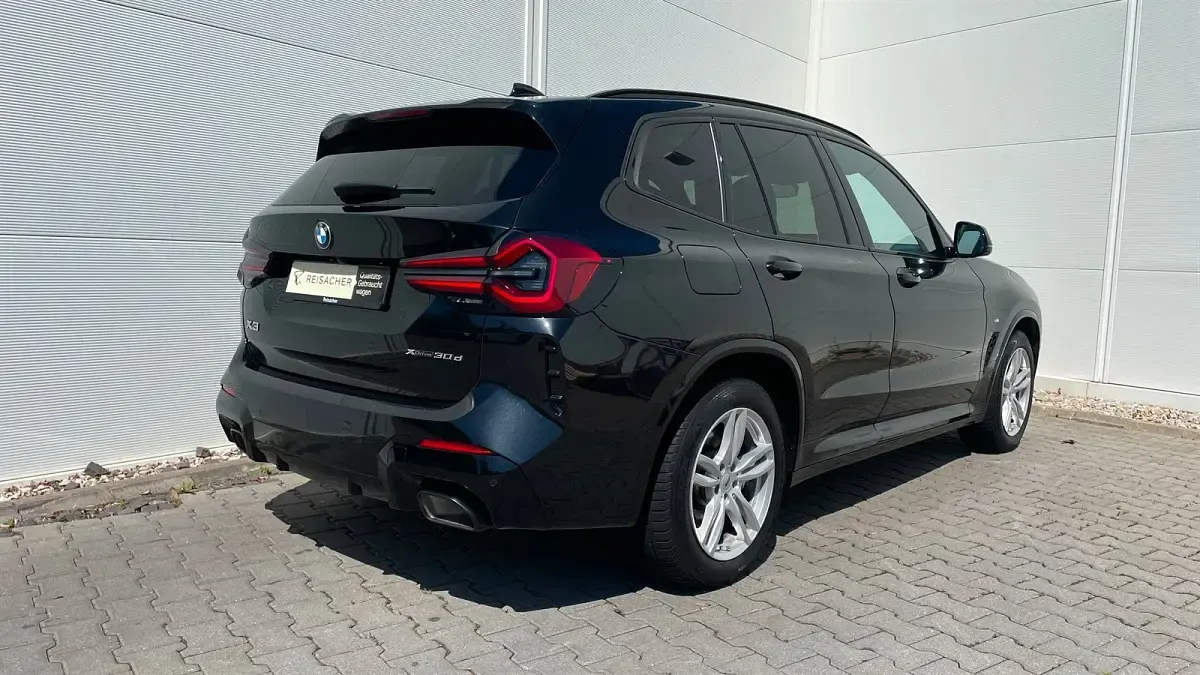 Gebraucht BMW X3 Efficient Dynamics 286 PS (210 kW) 2023 Saphirschwarz metallic SUV
