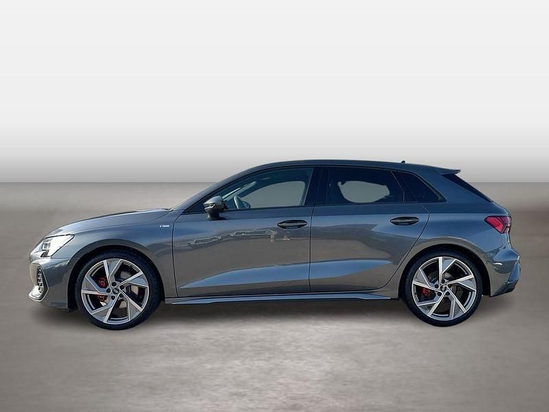 Gebraucht Audi A3 S-Line 150 PS (110 kW) 2025 Daytonagrau perleffekt Limousine