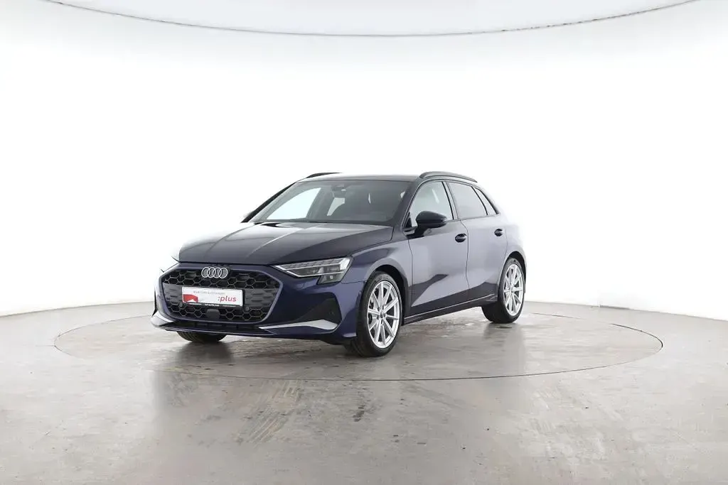 Gebraucht Audi A3 Advanced 116 PS (85 kW) 2024 Navarrablau Limousine