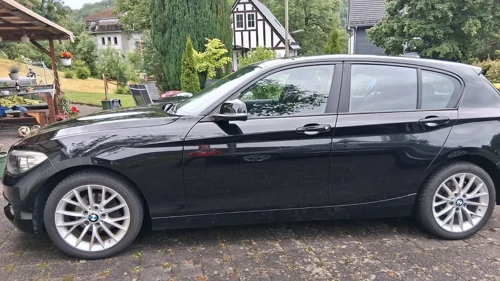 Gebraucht BMW 116 116 PS (85 kW) 2015 Schwarz Kleinwagen