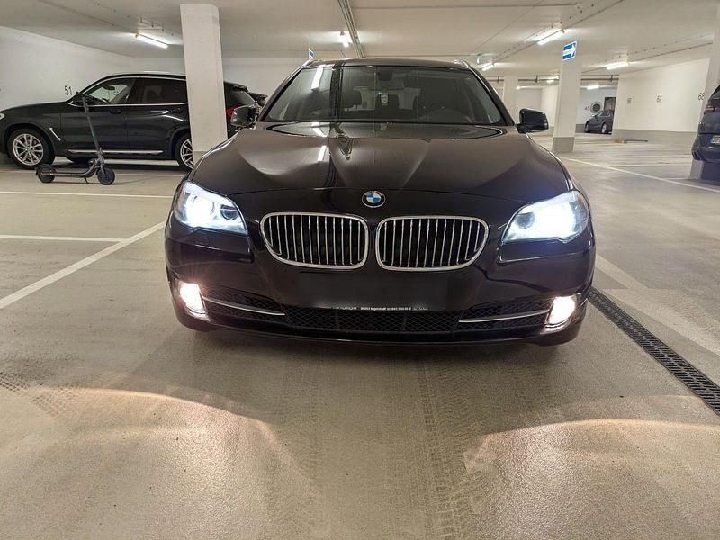 Gebraucht BMW 520 184 PS (135 kW) 2013 Schwarz Kombi