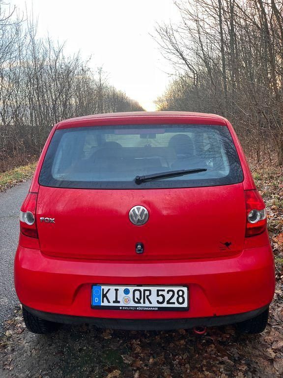 Gebraucht VW Fox 54 PS (39 kW) 2006 Rot Kleinwagen
