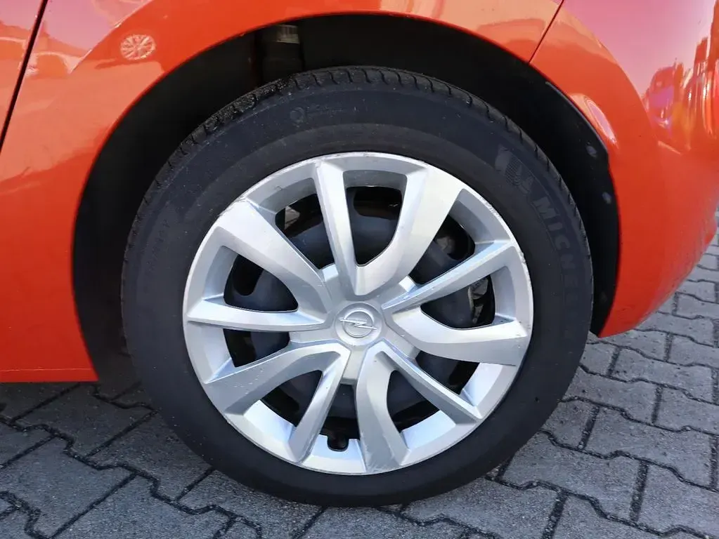 Usado Opel Corsa-e 100 kW (136 HP) 2022 Laranja Citadino