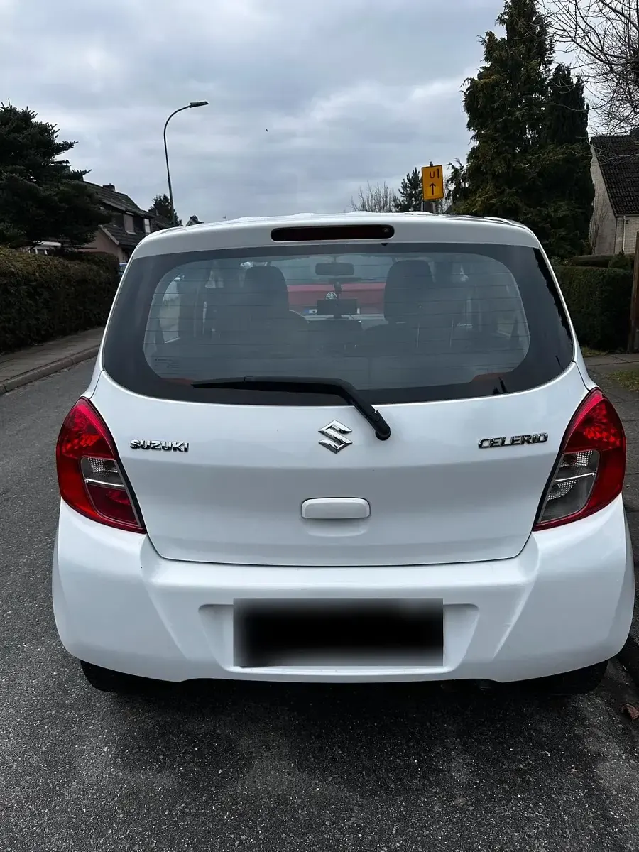 Gebraucht Suzuki Celerio 68 PS (50 kW) 2016 Weiß Kleinwagen