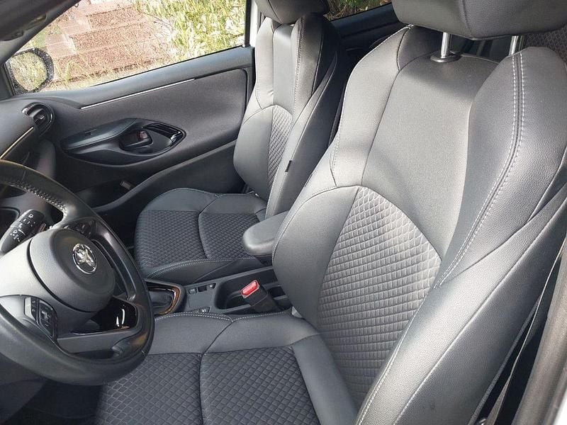 Gebraucht Toyota Yaris Team 92 PS (67 kW) 2022 Weiß Kleinwagen