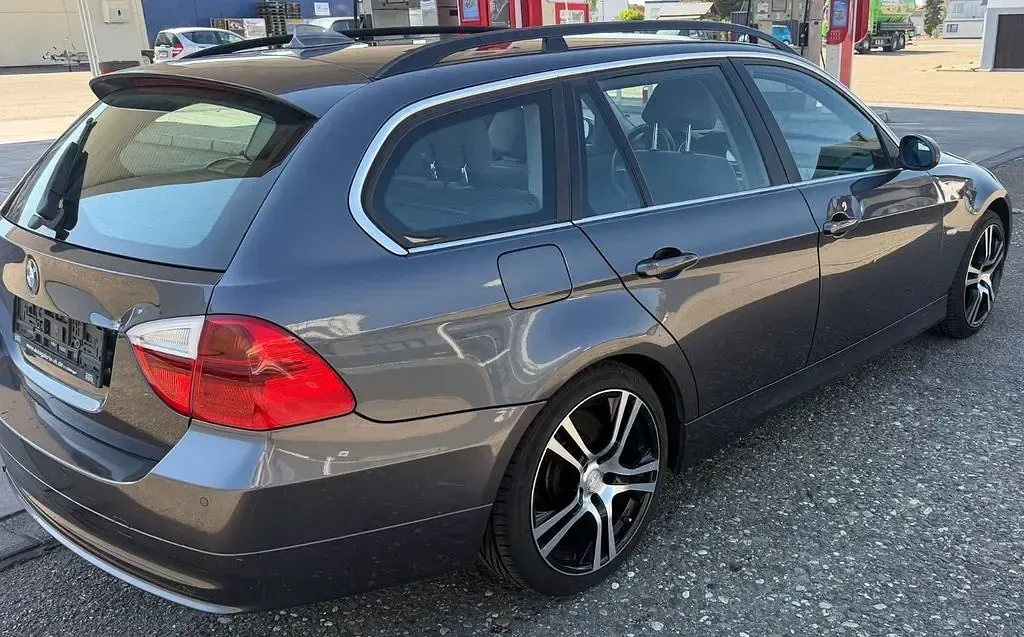 Gebraucht BMW 325 197 PS (144 kW) 2007 Grau Kombi