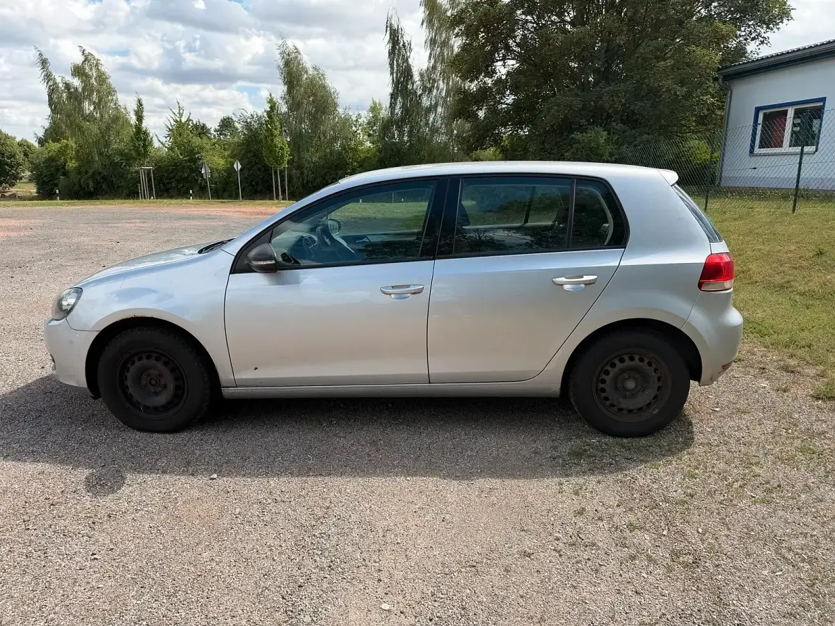 Gebraucht VW Golf VI 80 PS (58 kW) 2009 Silber Kleinwagen