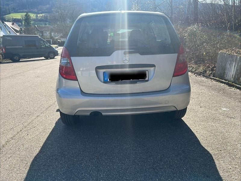 Gebraucht Mercedes A180 109 PS (80 kW) 2012 Grau Limousine