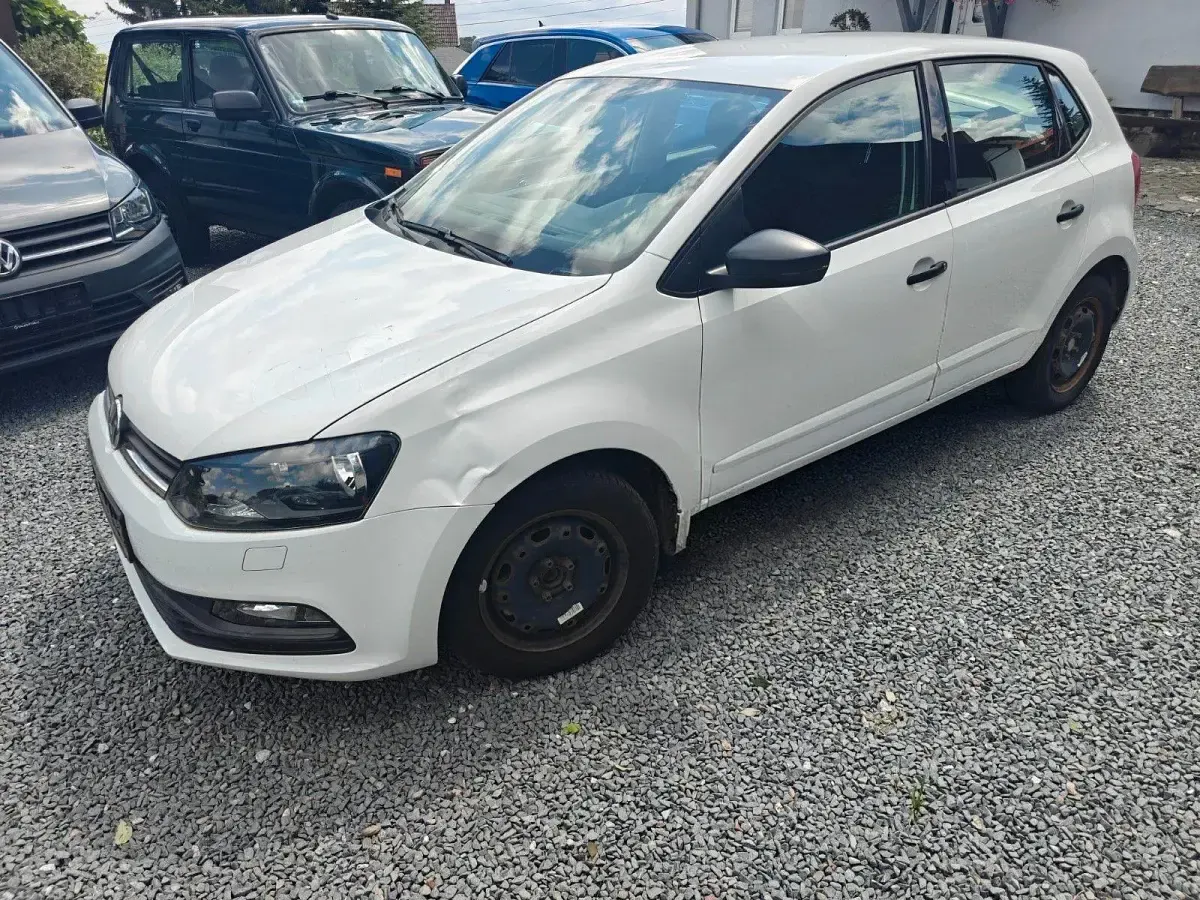 Gebraucht VW Polo Trendline 60 PS (44 kW) 2017 Weiß Kleinwagen