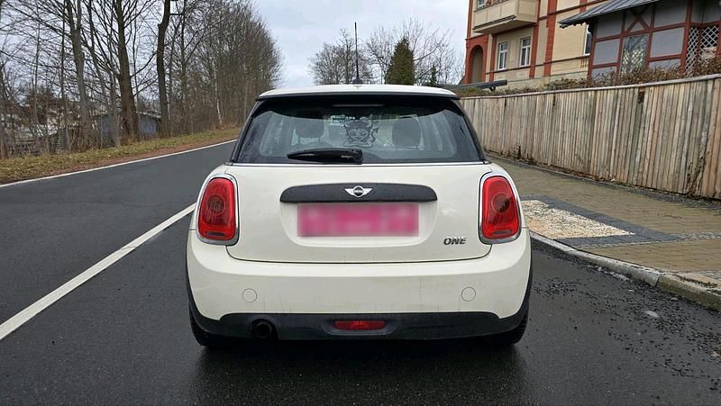 Gebraucht Mini Cooper 102 PS (75 kW) 2015 Gelb Kleinwagen