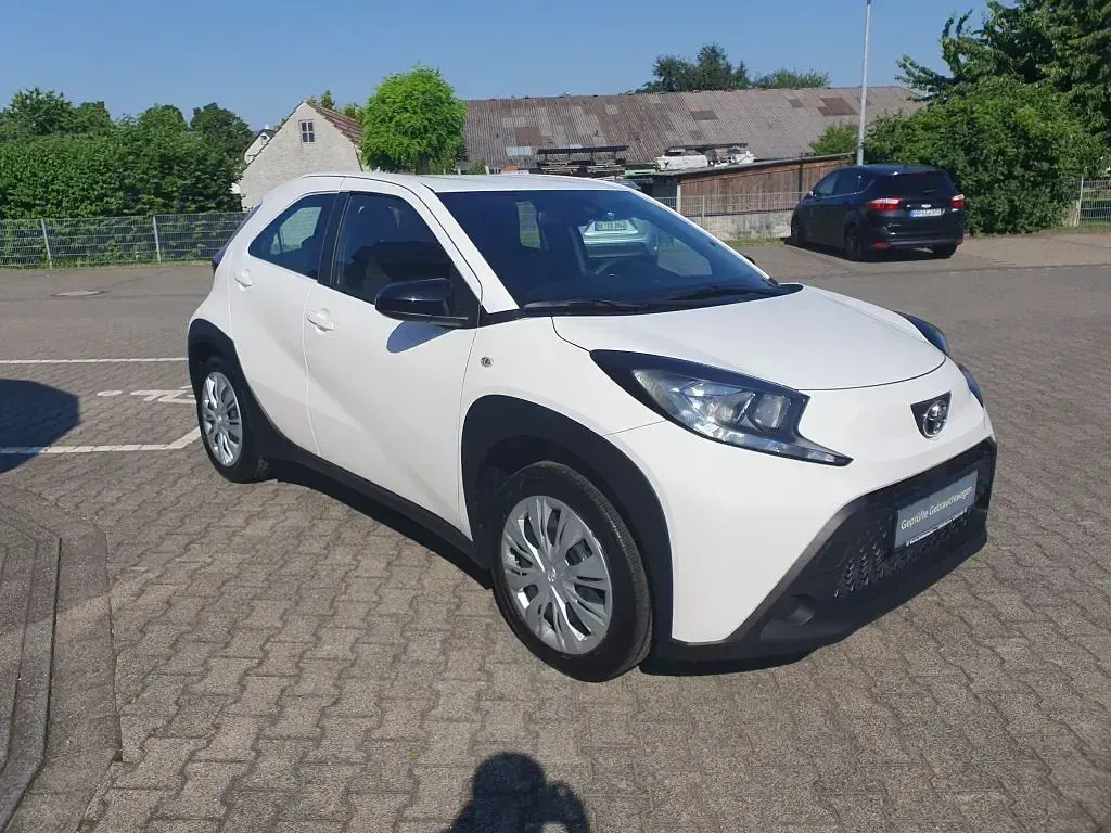 Gebraucht Toyota Aygo X X-play 72 PS (52 kW) 2025 Weiß SUV